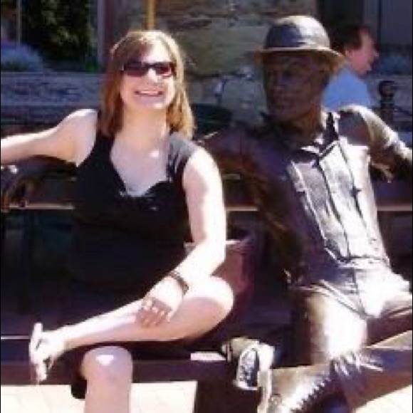 Meet your Posher, Jessica - Picture 1 of 1